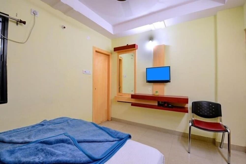 Deluxe Non-AC Room - Photo 1