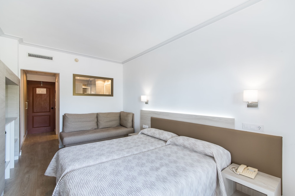 Double Room, Terrace (Privilege - 2 Adults + 1 Child) photo 3
