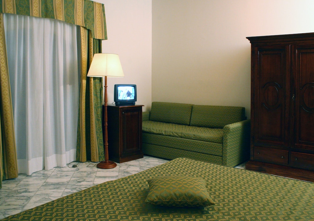 Double Room - Photo 2