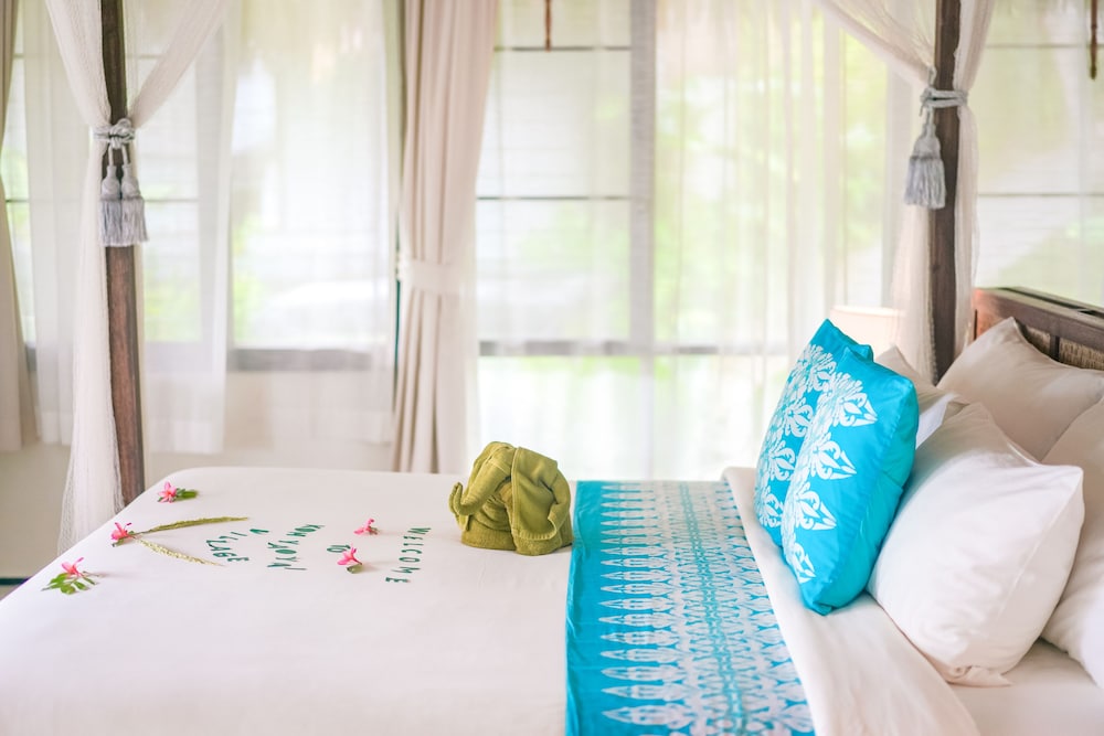 1 Bedroom Beach Front Villa - Photo 1