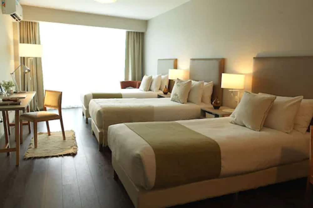 Classic Room, 3 Twin Beds
