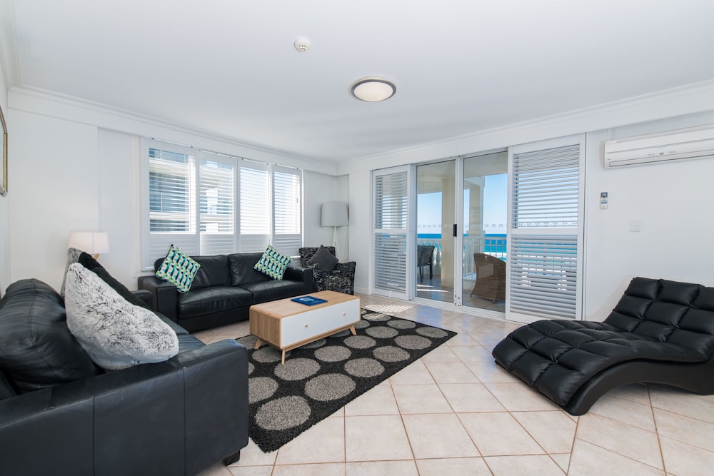 3 Bedroom Ocean-Side Apartment photo 1