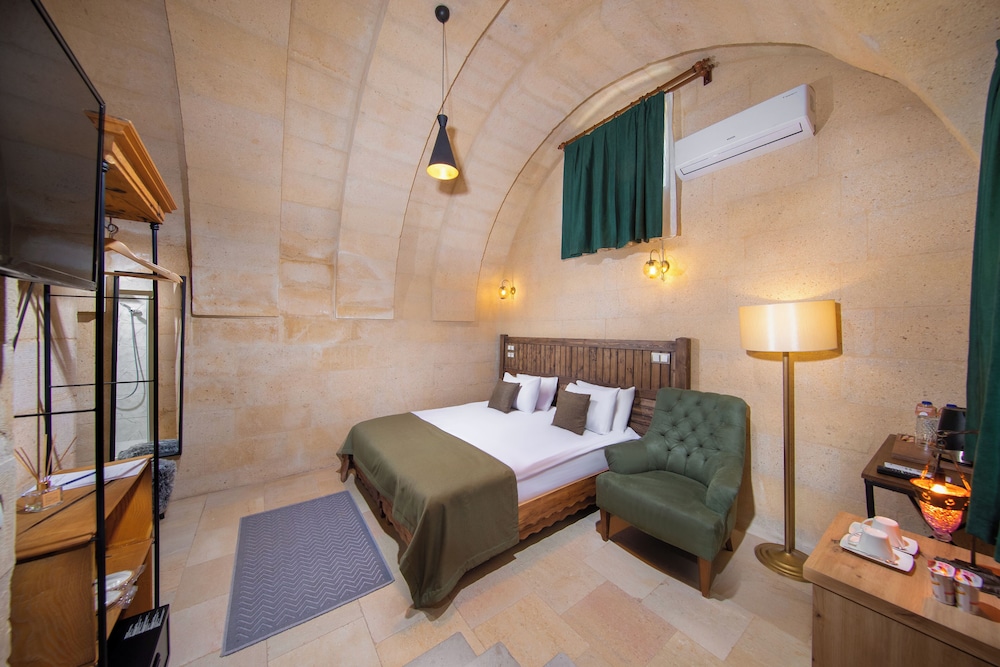 Economy Double or Twin Room photo 2