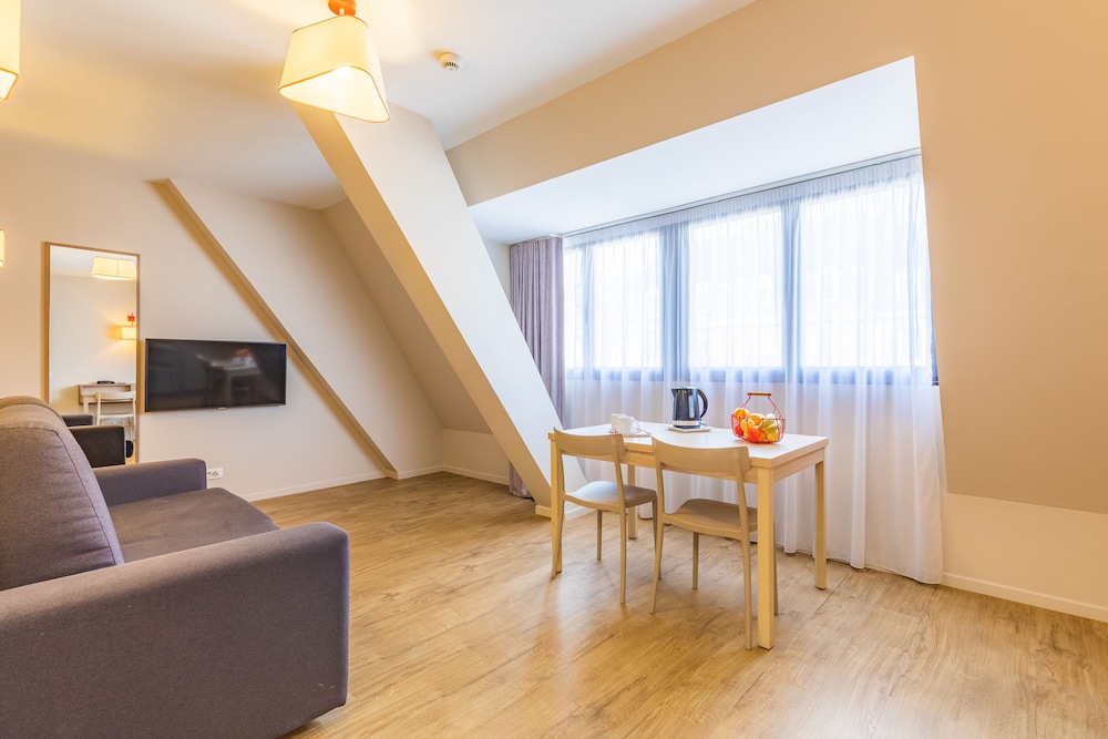 Standard Apartment, 1 Double Bed with Sofa bed - Photo 4