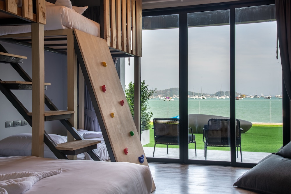 Family Room, Sea View - Photo 1