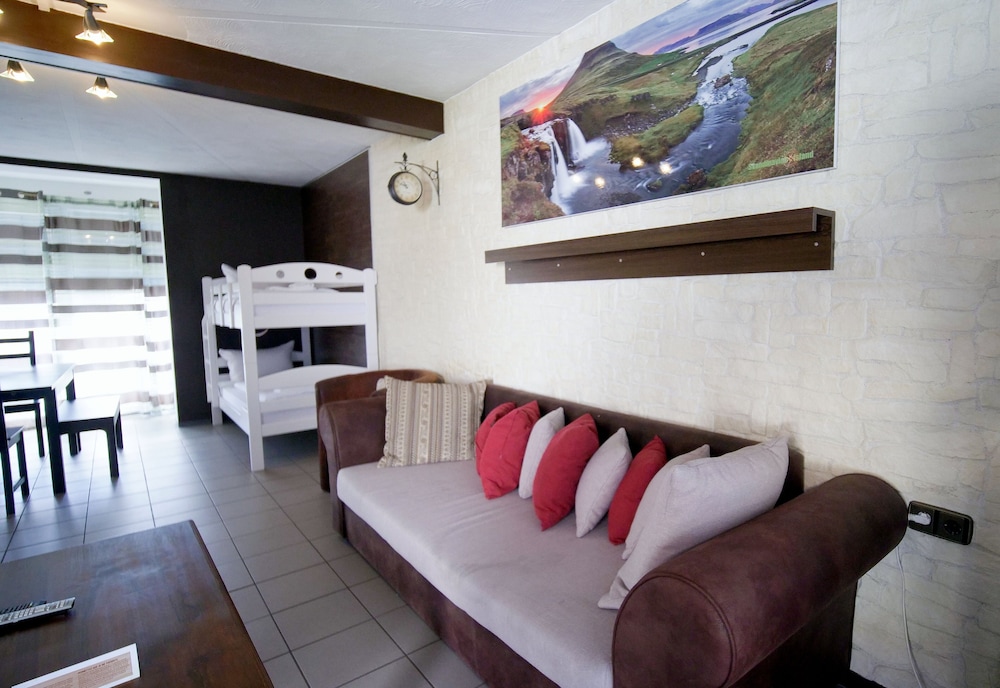 Basic Apartment, 2 Bedrooms, Non Smoking photo 2