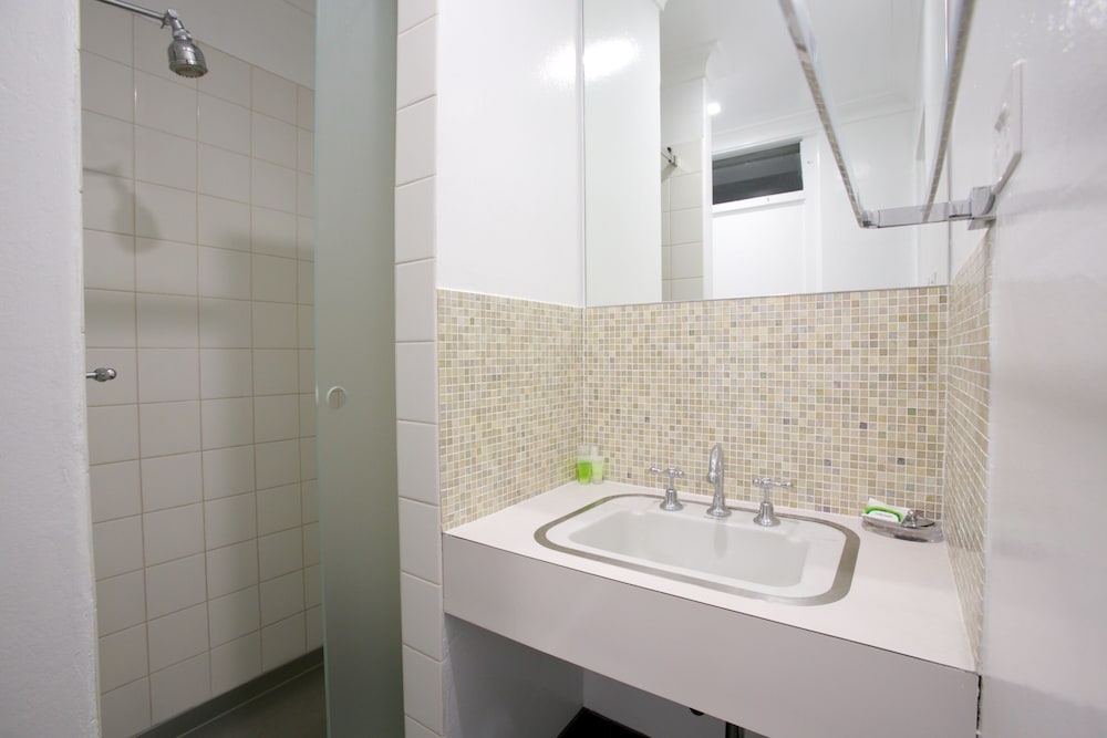Boutique Queen Room, Ensuite Bathroom photo 2