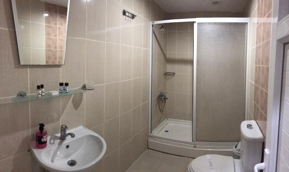 Classic Triple Room, 1 Bedroom photo 3