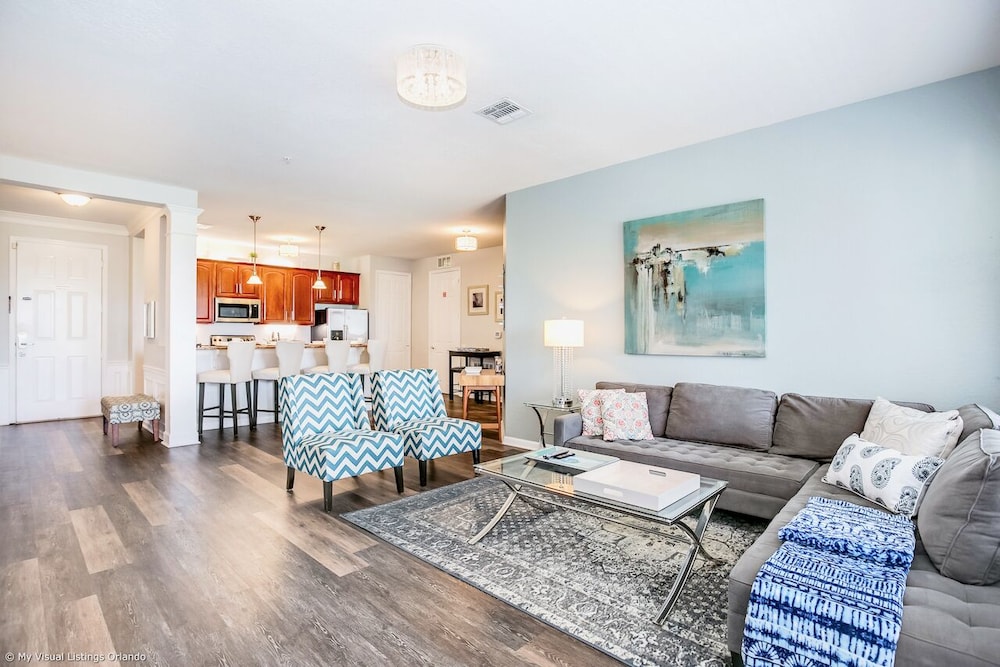Luxury Condo, 3 Bedrooms, Non Smoking, Lake View