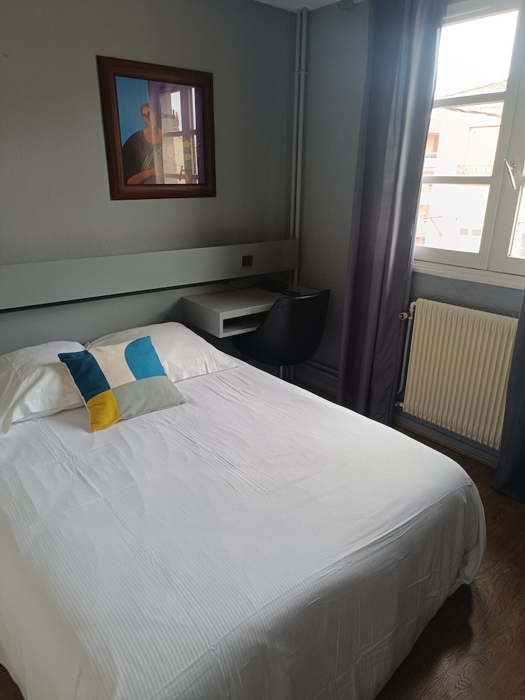 Standard Double Room photo 3