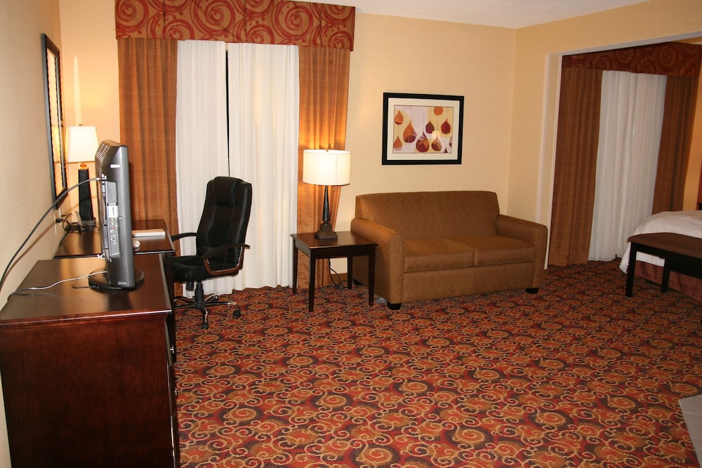 Room, 1 King Bed, Jetted Tub photo 2