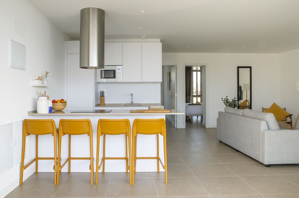 Apartment, 2 Bedrooms, Sea View - Photo 4