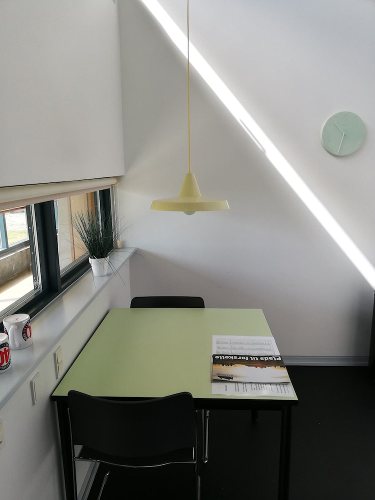 Standard Studio, 2 Twin Beds, Partial Sea View photo 2