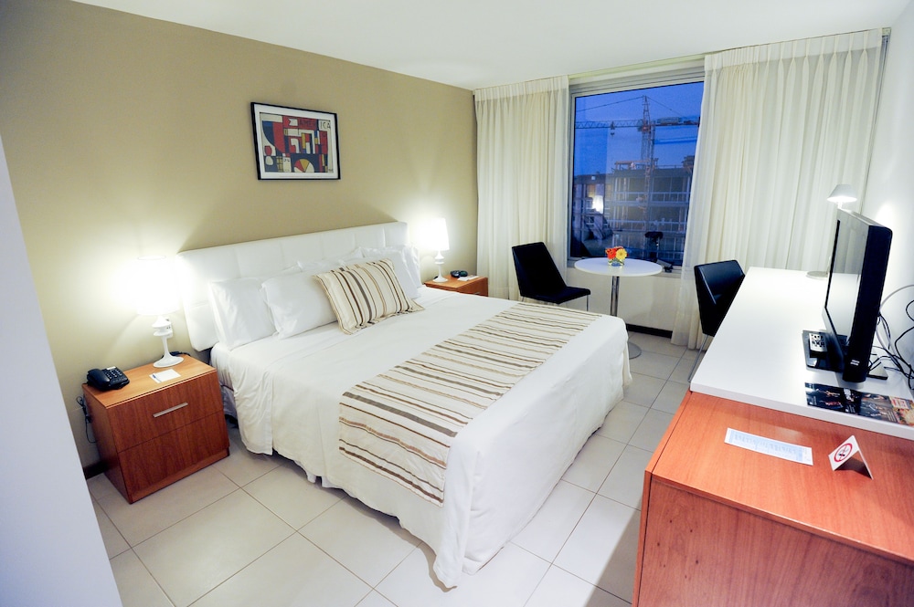 Deluxe Room, 1 Queen Bed, City View photo 1