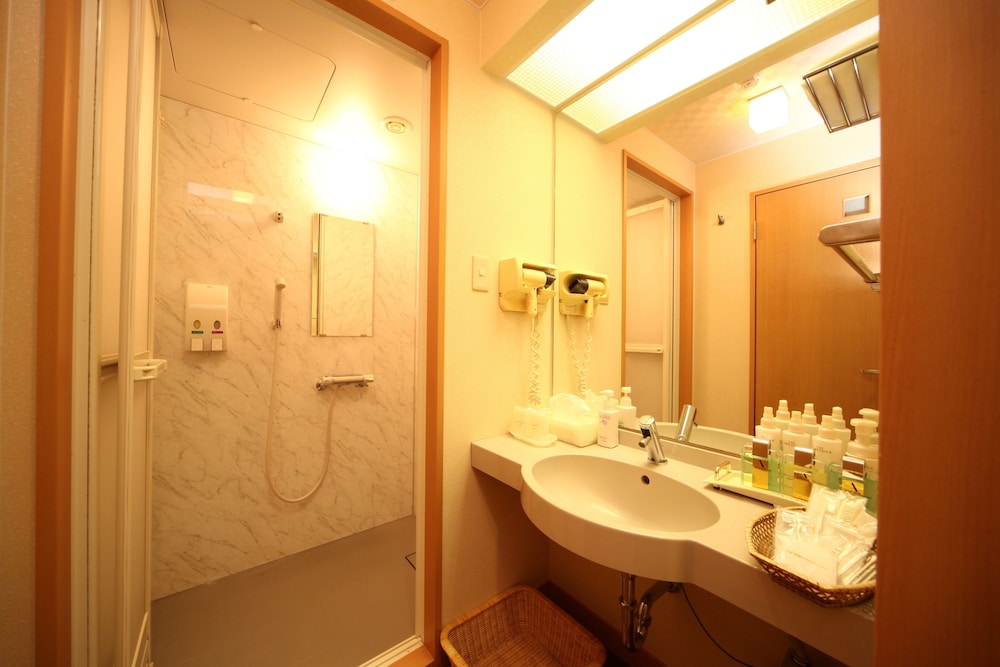 Japanese Western Style Room, Non Smoking (2 Beds + 1 Futon) photo 3