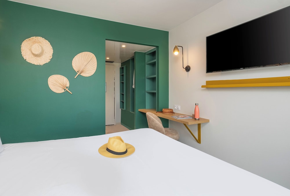 Comfort Room - Photo 1