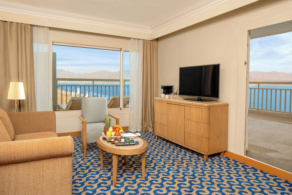 Suite, 1 King Bed (Bay) - Photo 1