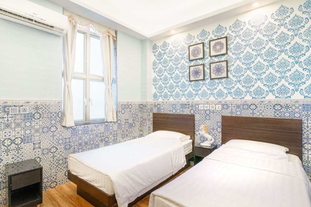 Twin Room - Photo 1
