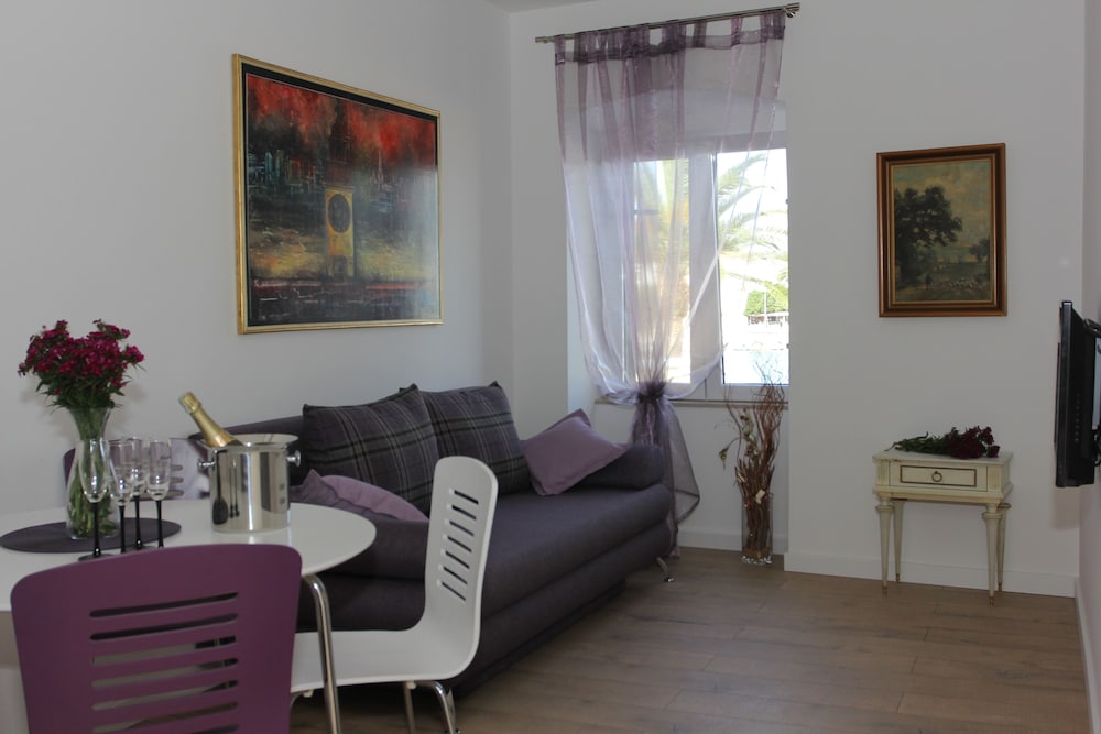 Exclusive Apartment, Sea View