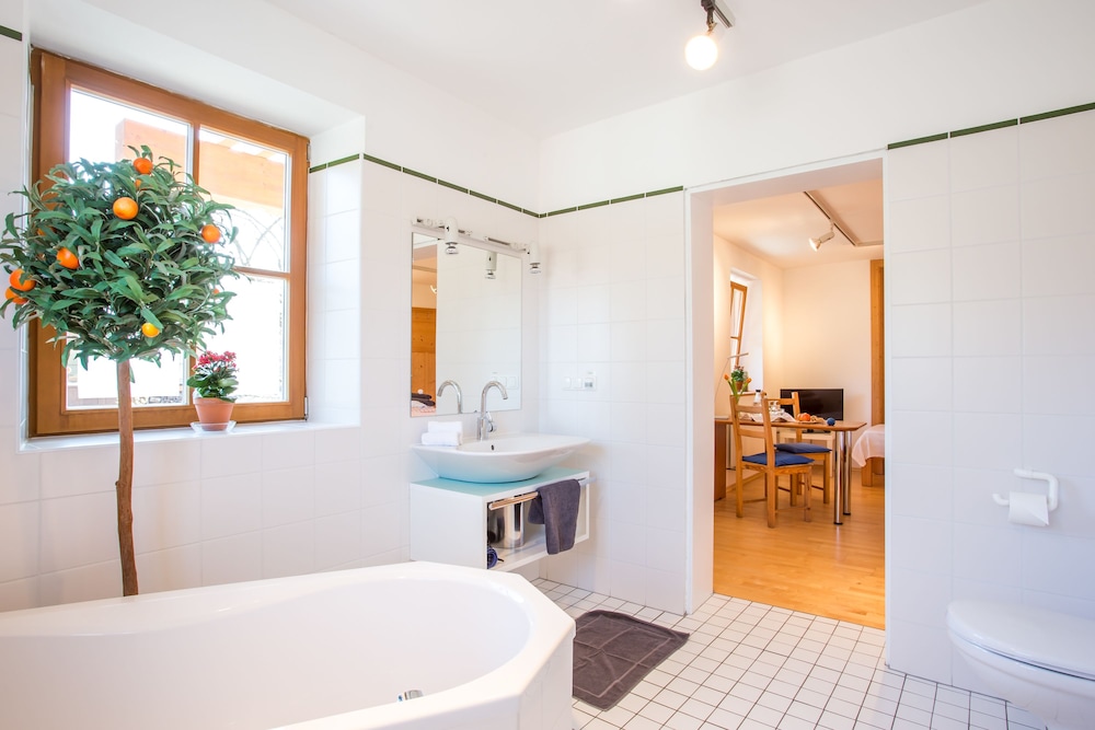 Superior Triple Room, Private Bathroom, Garden View photo 2