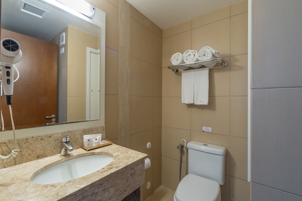 Luxury Triple Room thumbnail 6