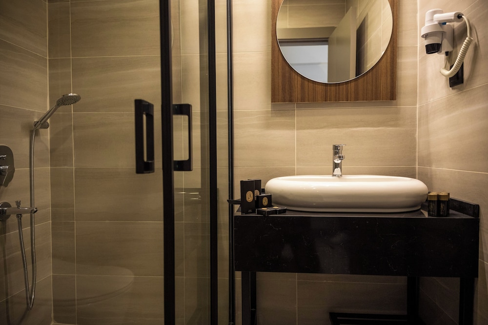 Standard Room - Photo 11
