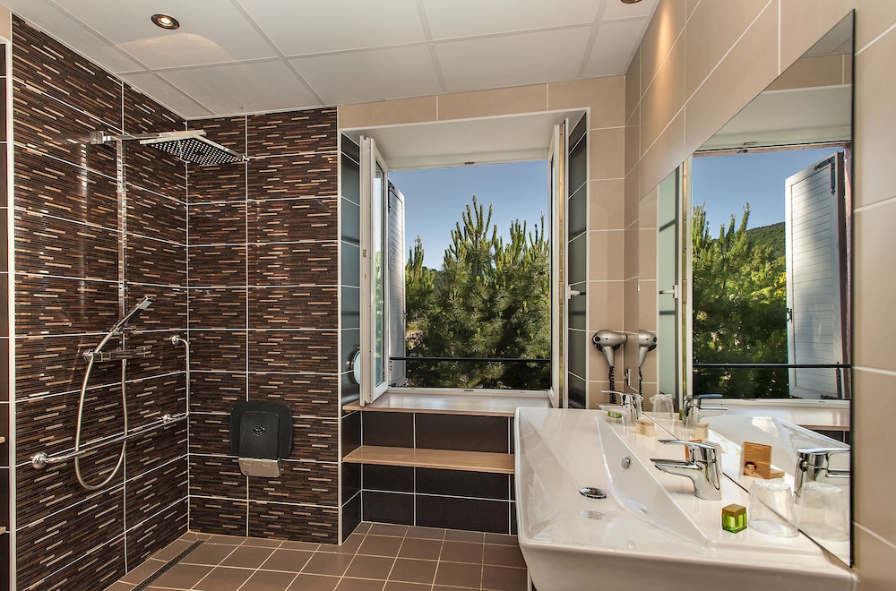Logis Hotel Restaurant Les 2 Rives - A75, en bordur af flod, Billede 5