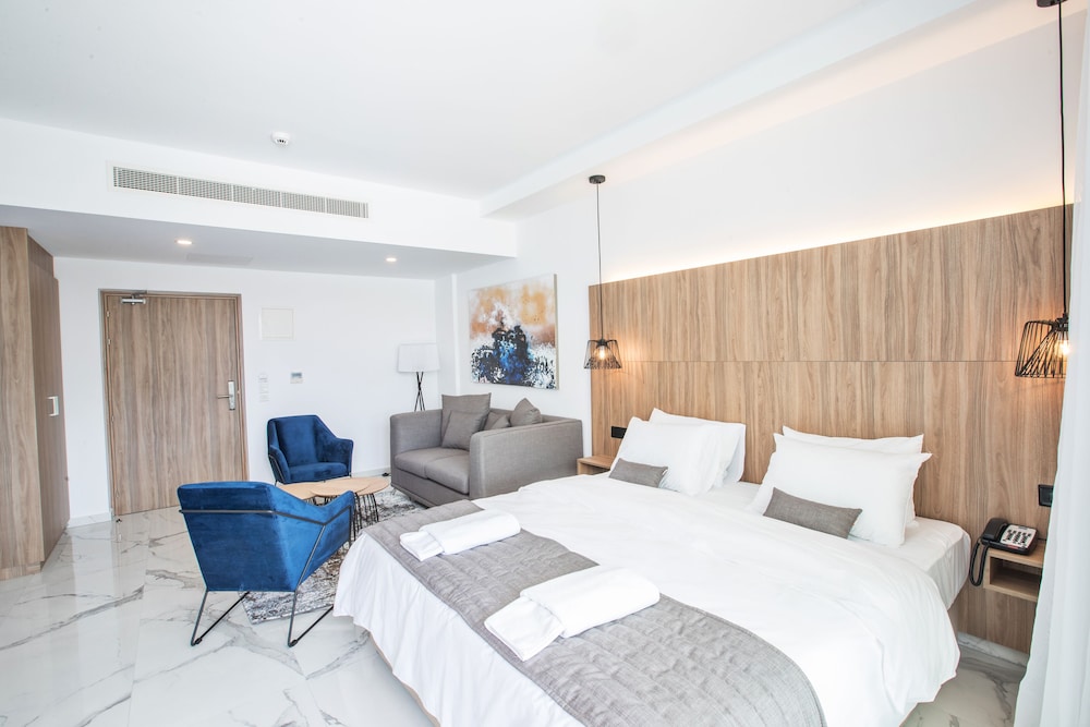 Junior Double Room, Partial Sea View photo 1