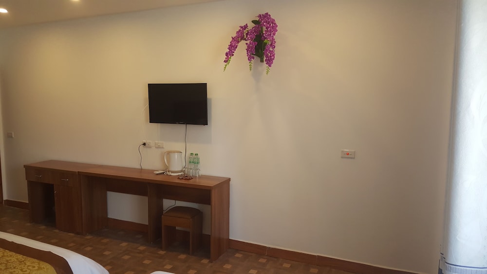 Deluxe Family Room with Garden View photo 2