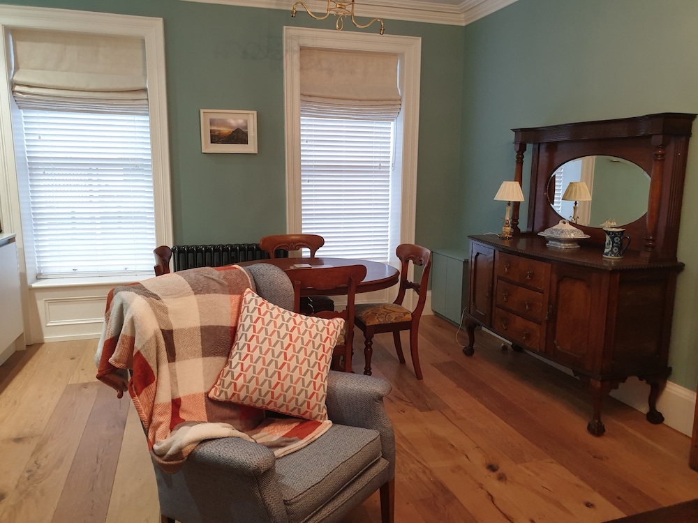 Two Bedroom Luxury Apartment - The Deanery - (Adjacent to hotel less than 15metres) photo 3