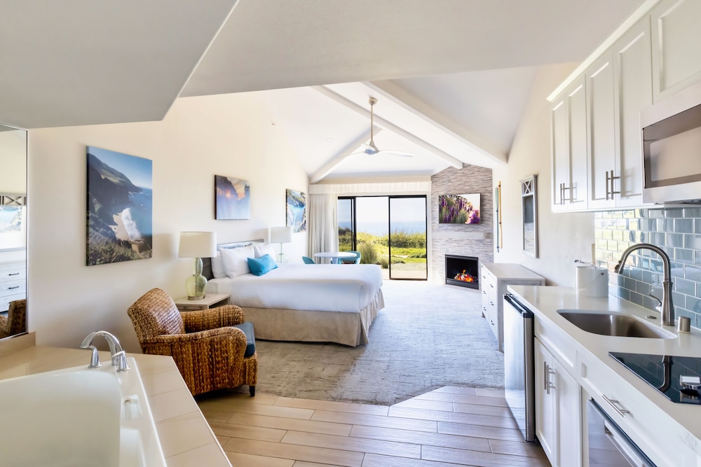 Studio, 1 King Bed, Jetted Tub, Partial Ocean View (Spa Studio Partial Ocean View)