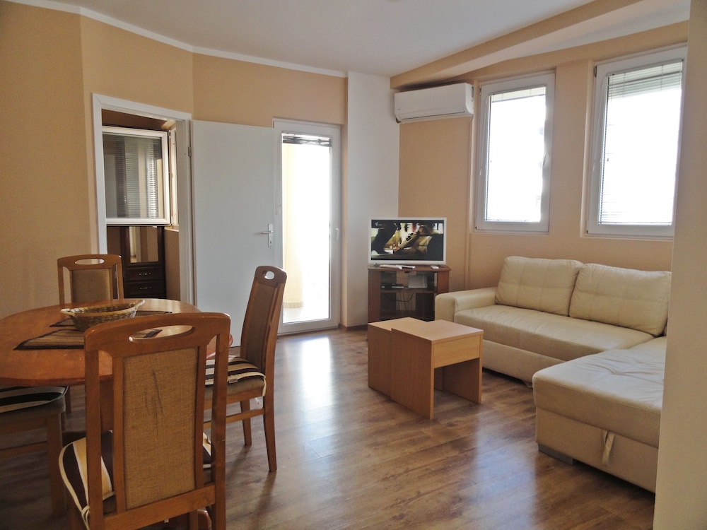 Family Apartment, Mountain View