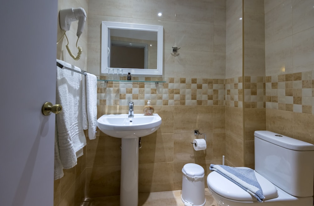 Triple Room (Front View) - Photo 2