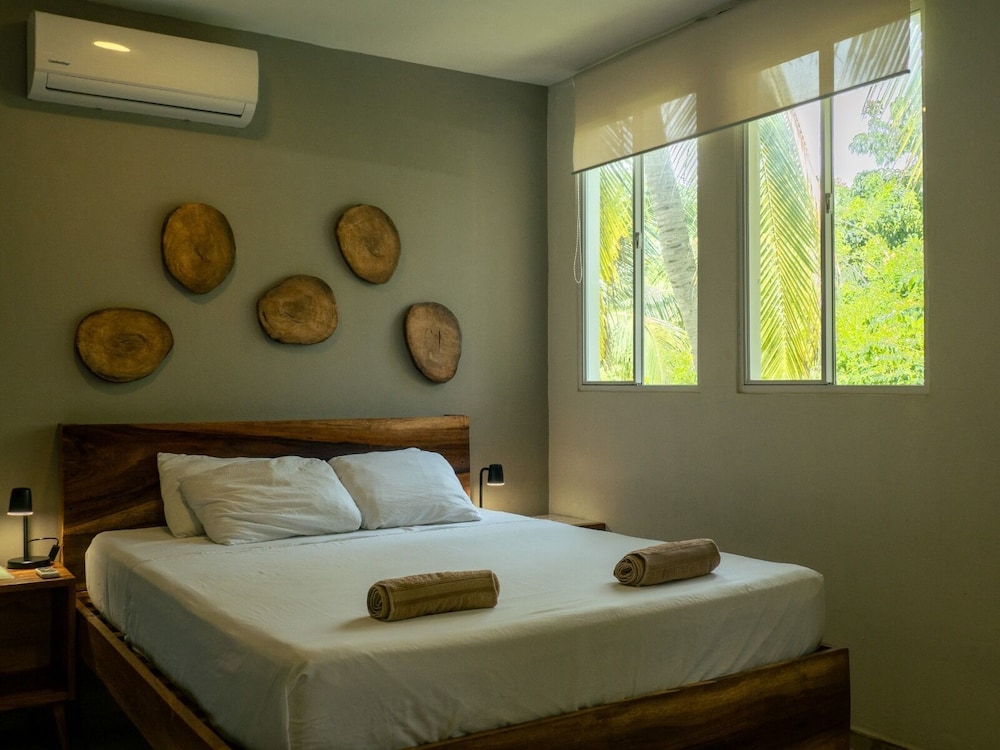 Family Room, Multiple Beds photo 2