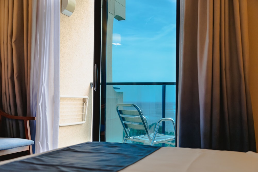 Double Room, Sea View (2 Adults + 1 child) - Photo 6