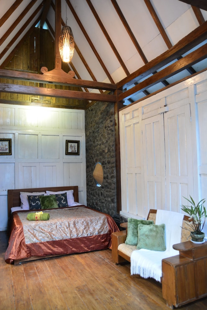 Romantic Cottage, 1 Queen Bed, Garden View, Garden Area