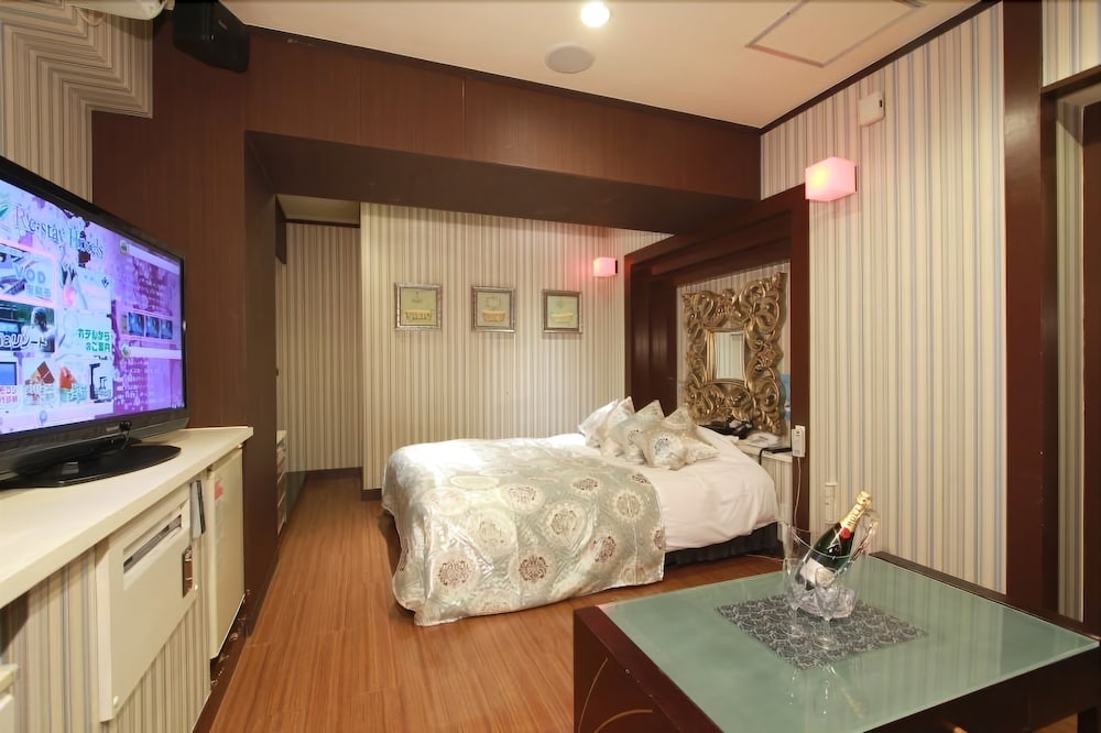 Double Room, Smoking photo 3