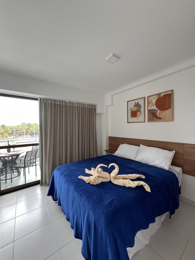 Family Apartment, 1 Bedroom, Pool View, Beachside photo 2