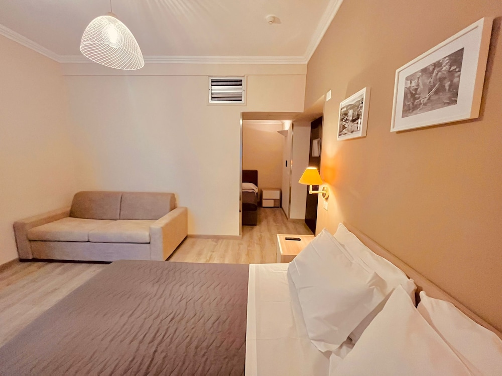 Comfort Quadruple Room