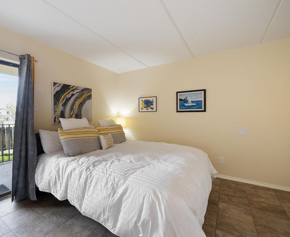 Condo, Multiple Beds, Balcony, Garden View