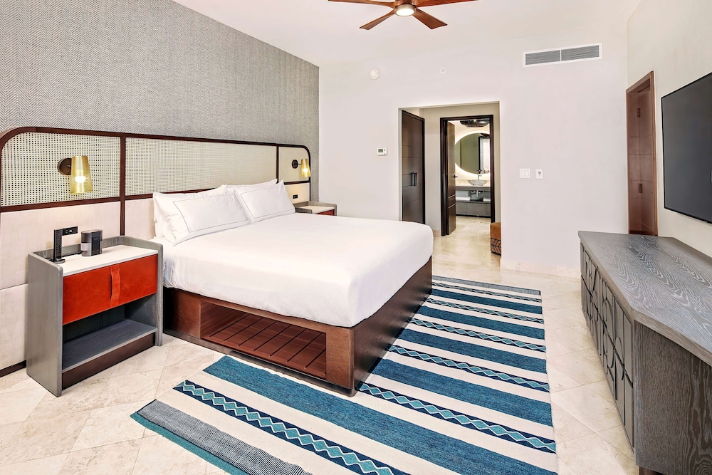 1 Bedroom, 1 King Suite with Sofabed - Photo 5