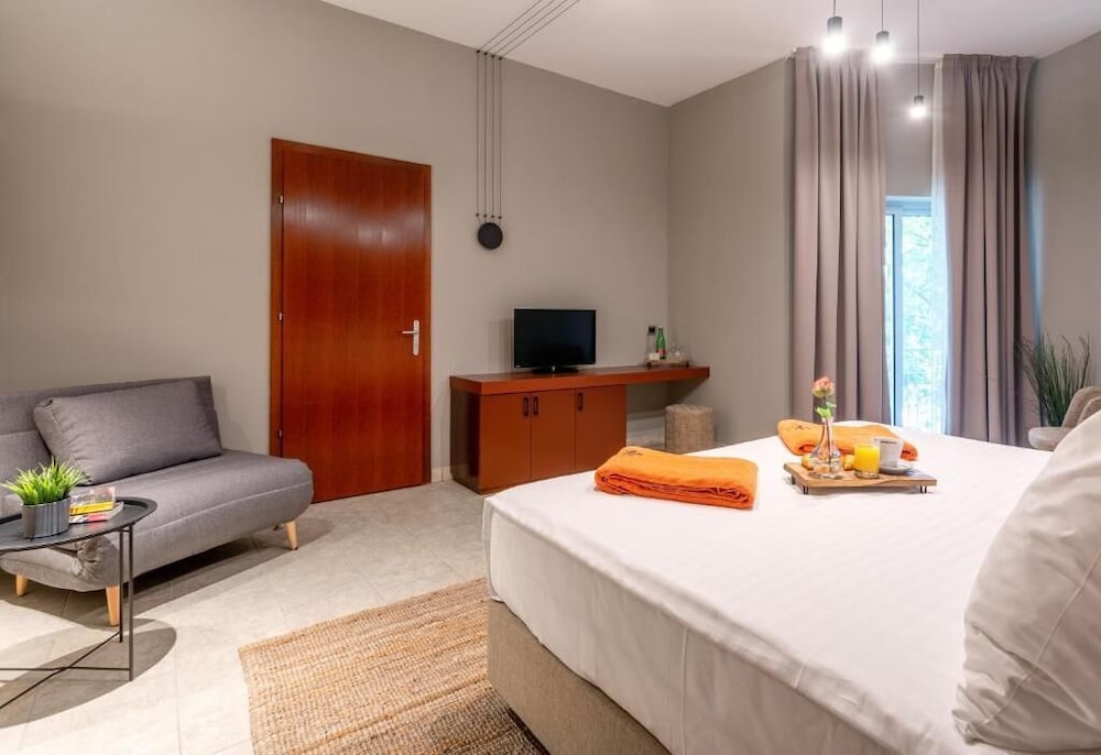 Standard Room, 1 Double Bed, Garden View, Corner