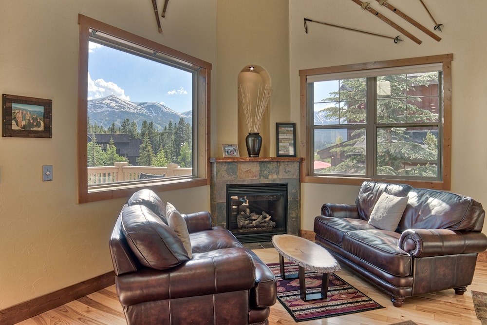 Premium House, 4 Bedrooms, Fireplace, Mountain View