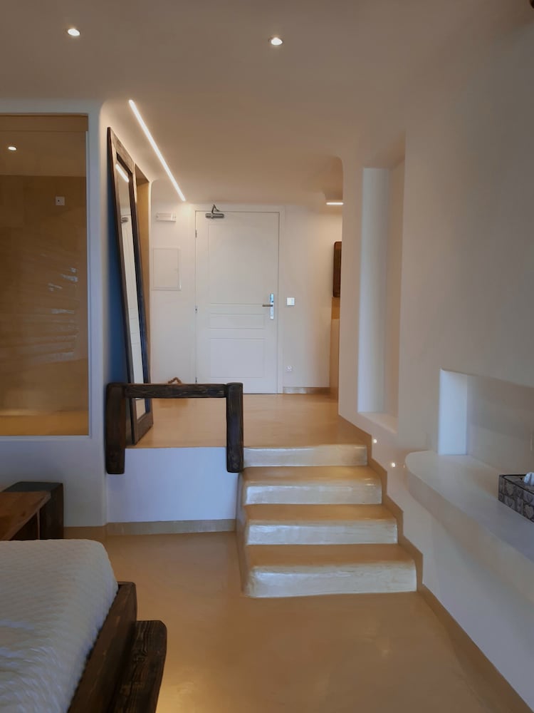 Deluxe Suite with Sea View