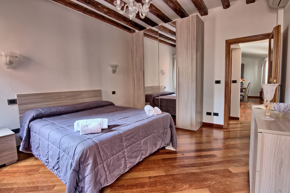 Two bedroom apartment with terrace photo 1