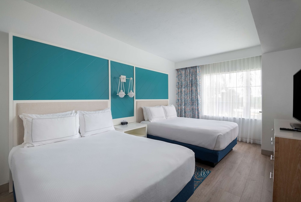 Suite, 2 Queen Beds, City View - Photo 2