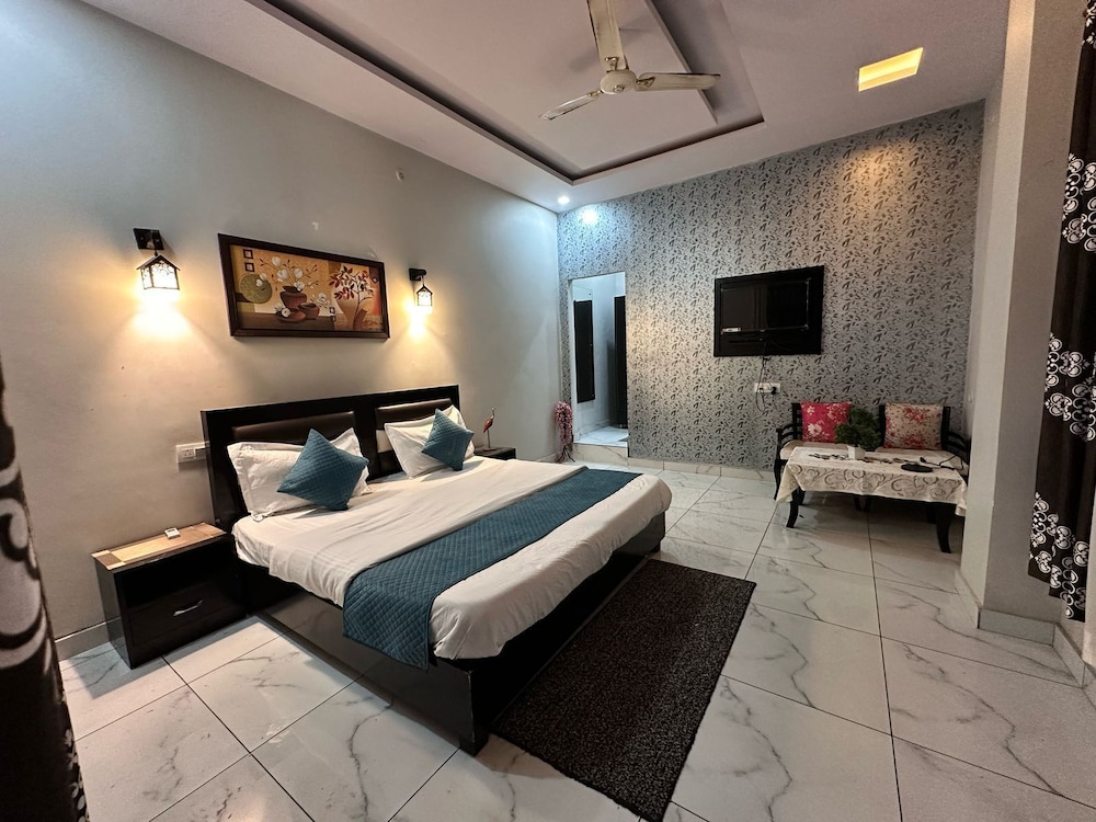 Deluxe Suite