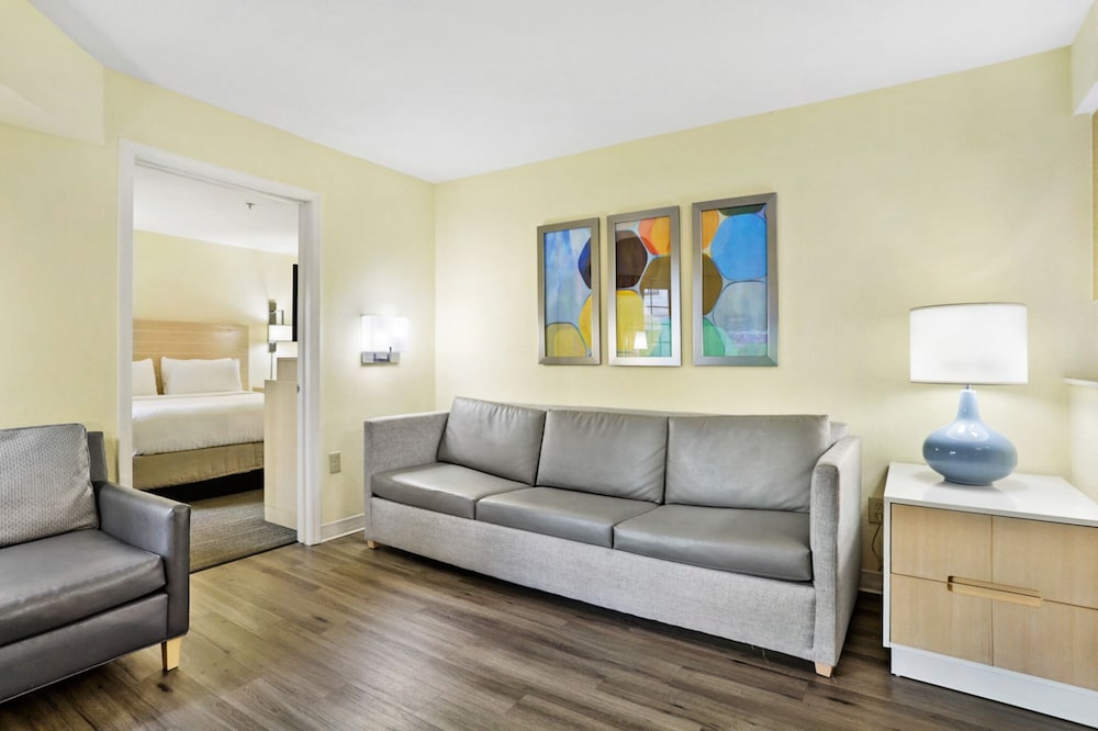 Suite, 2 Bedrooms, Kitchen (with Two King Beds) - Photo 15