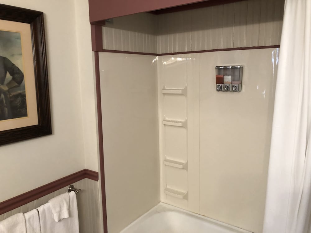Standard Double or Twin Room, Ensuite (Generals' Hideaway) photo 3