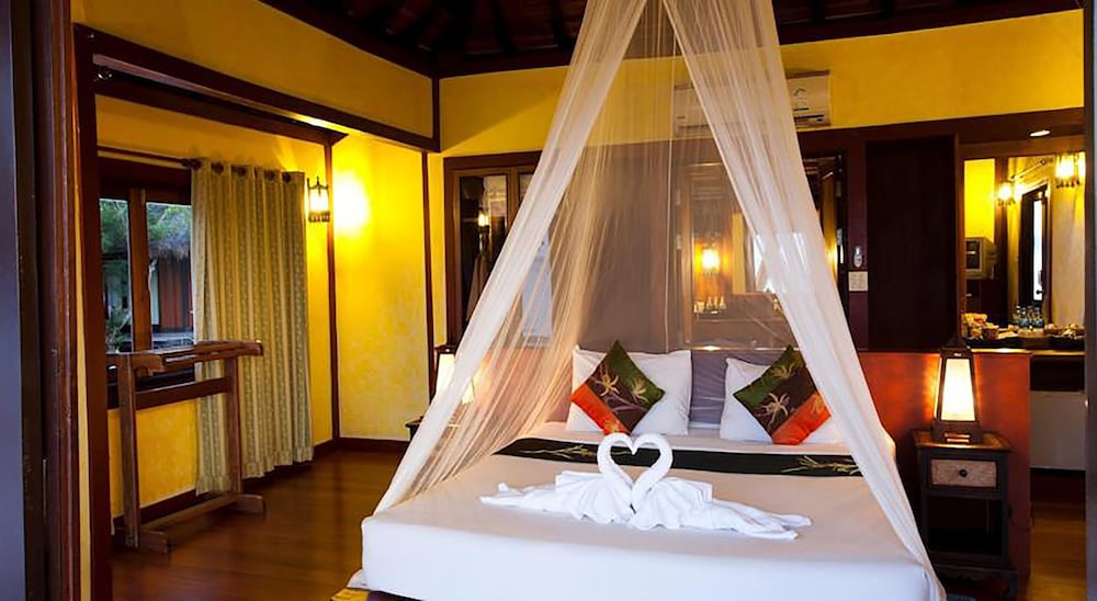 Deluxe Beachfront Villa Double photo 2